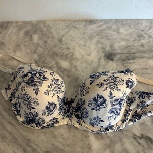 PINK Victoria's Secret Cream and Blue Floral Bra